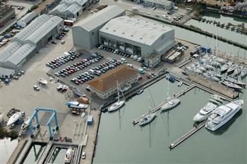 articles - oyster-expands-its-southampton-shipyard