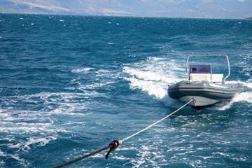 articles - why-boats-get-towed-and-how-to-prevent-it